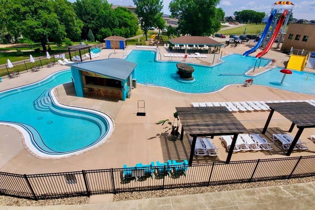 Boho Bungalow On The Pond W/ Hot Tub アーノルズ・パーク エクステリア 写真