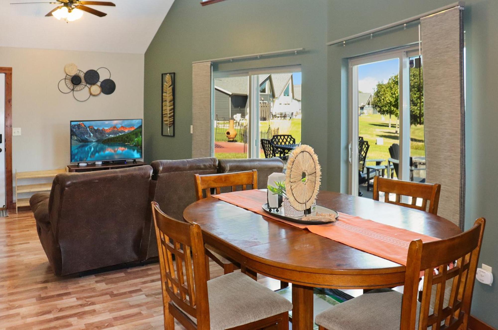 Boho Bungalow On The Pond W/ Hot Tub アーノルズ・パーク エクステリア 写真